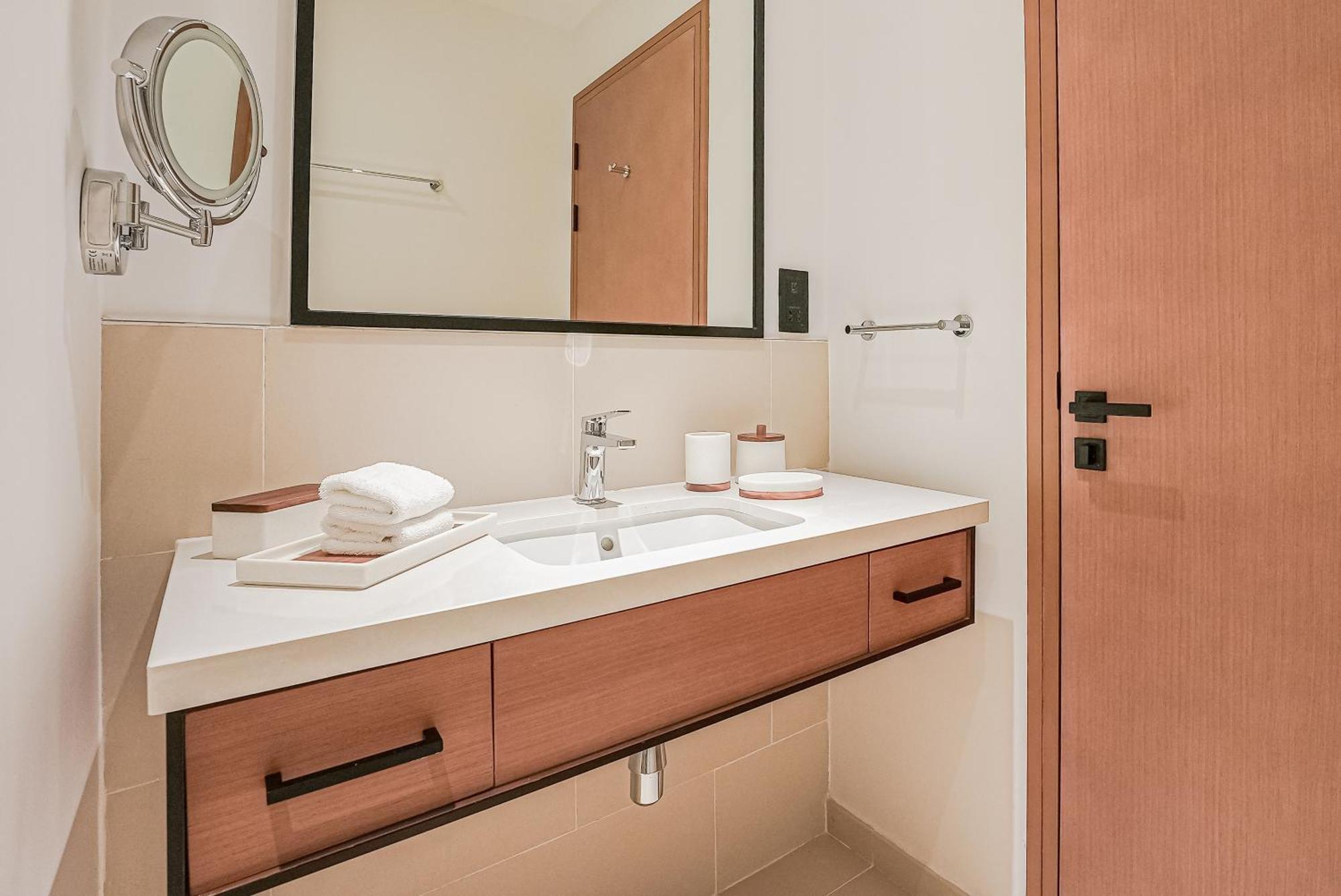 Modern 2Br High Floor Haven In Vida Dubai Marina Apartment Exterior foto